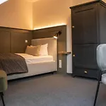 & Restaurant Am Alten Rhin 诺伊鲁平