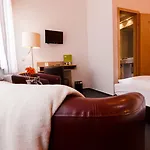 & Restaurant Am Alten Rhin 3* 诺伊鲁平