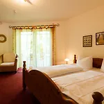 酒店 & Restaurant Am Alten Rhin 3*