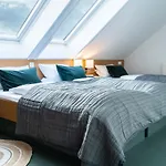 & Restaurant Am Alten Rhin 3* 诺伊鲁平