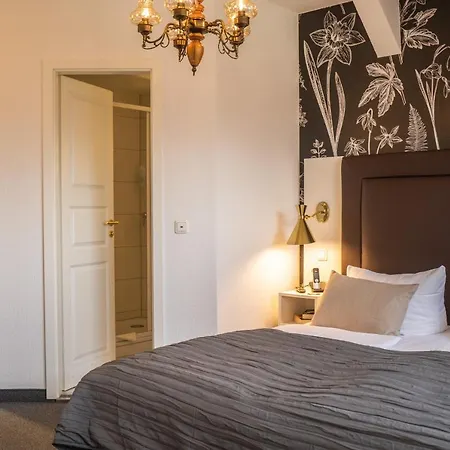 호텔 & Restaurant Am Alten Rhin 네우루핀