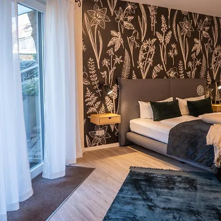 Hotel & Restaurant Am Alten Rhin 3*