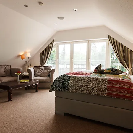 호텔 & Restaurant Am Alten Rhin 네우루핀