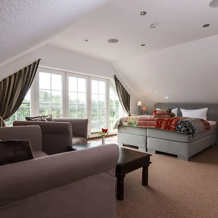 Hotel Hotel & Restaurant Am Alten Rhin 3*