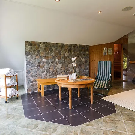 & Restaurant Am Alten Rhin 네우루핀