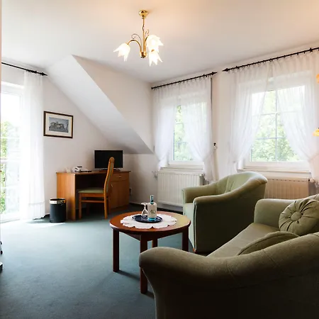Hotel & Restaurant Am Alten Rhin 3* Neuruppin