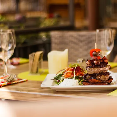 호텔 & Restaurant Am Alten Rhin 네우루핀