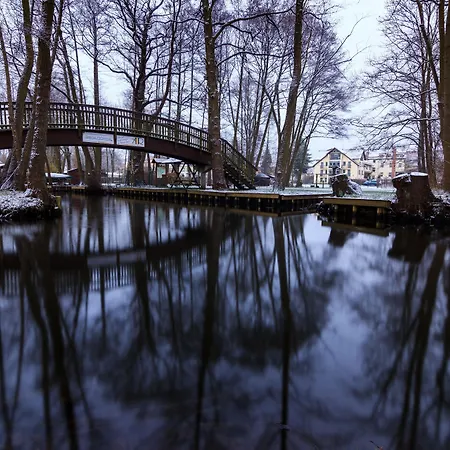 & Restaurant Am Alten Rhin 3* 네우루핀