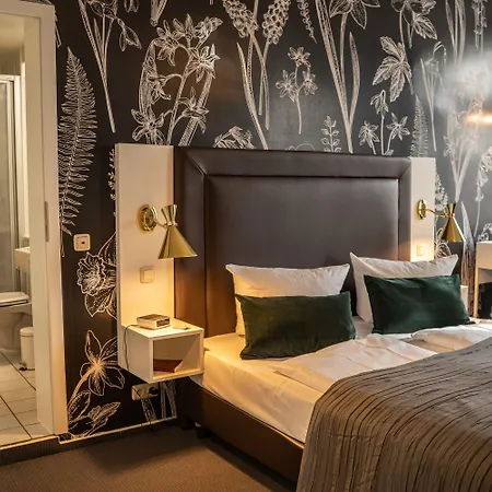 & Restaurant Am Alten Rhin 3* Neuruppin